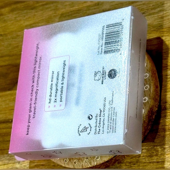 The Crème Shop Hello Kitty On The Go Compact Makeup Dual-Side & HD Mirror - Picture 6 of 14